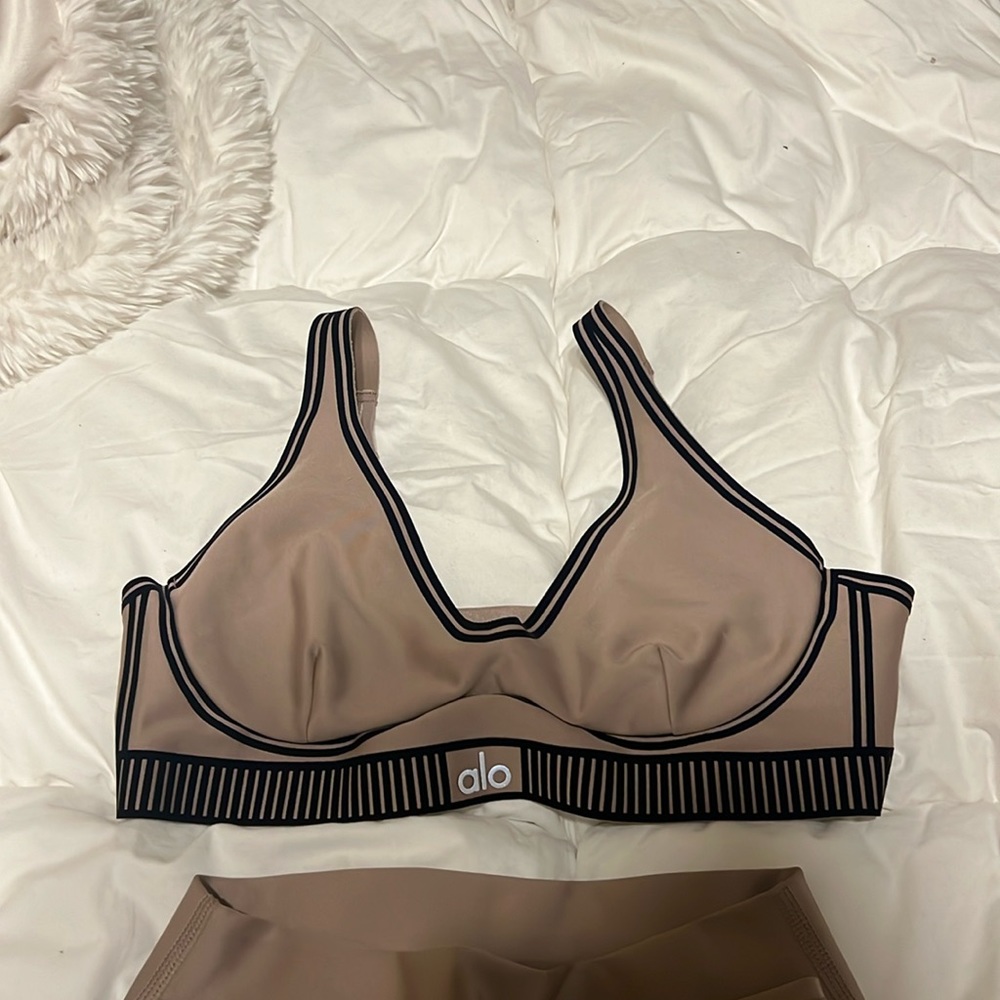 Alo active wear set